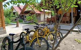 Meno Turtle BUNGALOWS
